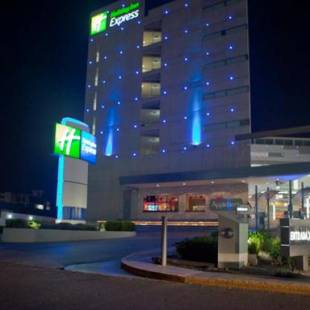 Фотографии гостиницы 
            Holiday Inn Express Toluca Galerias Metepec, an IHG Hotel