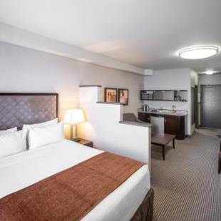 Фотографии гостиницы 
            Acclaim Hotel Calgary Airport