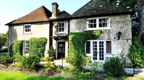 Фотография гостиницы Chalk Farm LDC