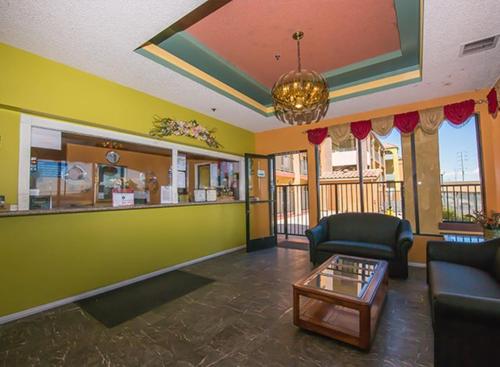 Фотография мотеля Passport Inn & Suites