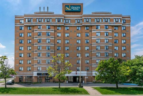 Фотографии гостиницы 
            Quality Inn and Suites Montreal East