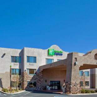 Фотографии гостиницы 
            Holiday Inn Express Hotel & Suites Nogales, an IHG Hotel