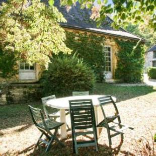 Фотографии гостевого дома 
            Maison de 2 chambres avec jardin amenage et wifi a Aubas