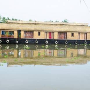 Фотографии мини отеля 
            Shivaganga Houseboat- VACCINATED STAFF