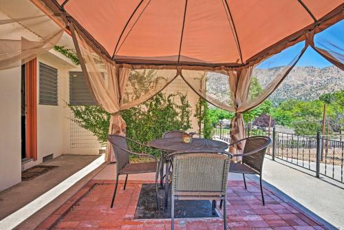 Фотография гостевого дома Scenic Kernville Home - Walk to Downtown and River!