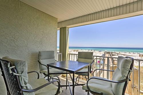 Фотографии гостевого дома 
            Sunny Seagrove Beach Escape with Pool Access and Views