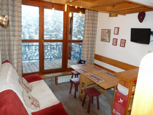 Фотографии гостевого дома 
            Appartement Les Arcs 1800, 2 pièces, 5 personnes - FR-1-411-132