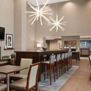 Фотографии гостиницы 
            Hampton Inn Brooklyn Park