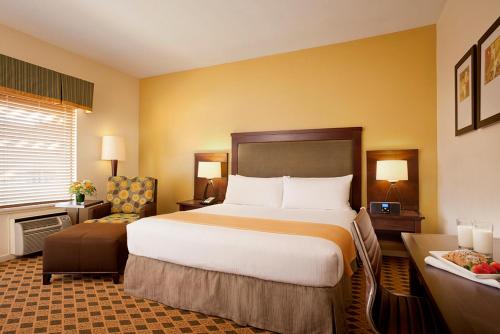 Фотография гостиницы Toll House Hotel