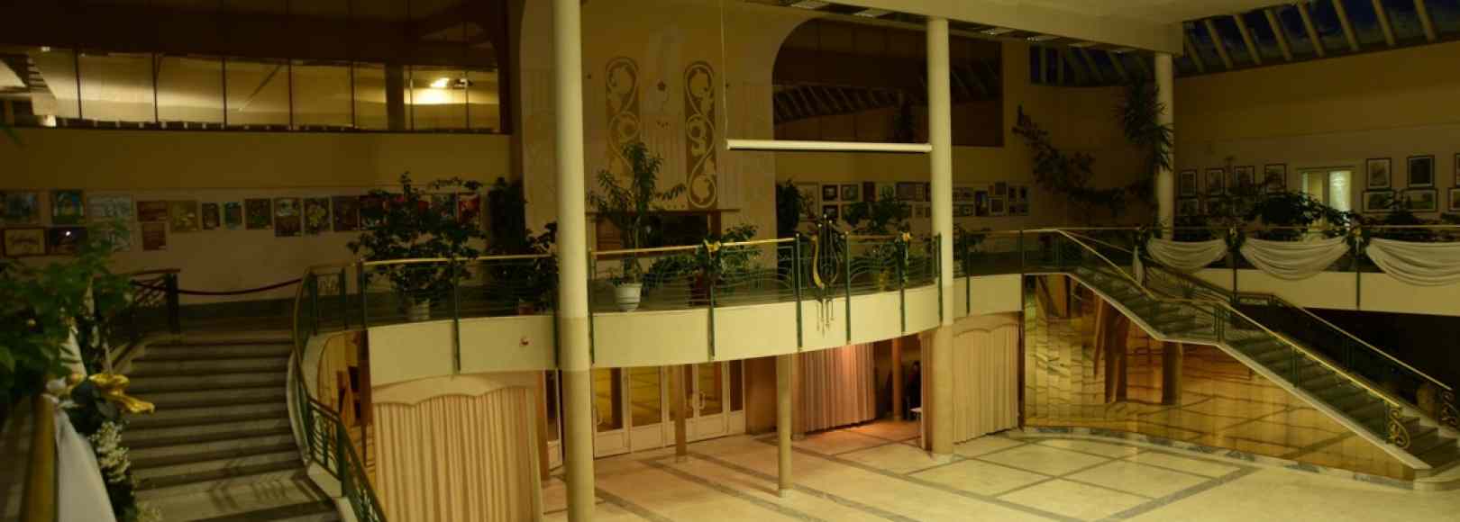 Фотография фойе ГДК Мраморный зал