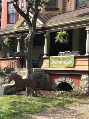 Фотография мини отеля Saratoga Dreams Bed and Breakfast