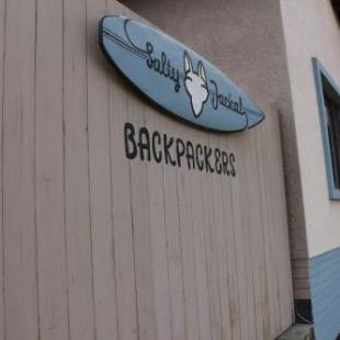 Фотографии хостела 
            Salty Jackal Backpackers & Surf Camp