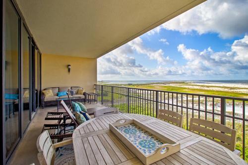 Фотографии гостевого дома 
            Beachfront Dauphin Island Resort Condo with Pool