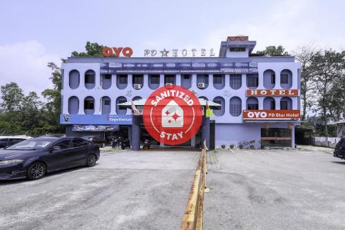 Фотографии гостиницы 
            OYO 1136 Pd Star Hotel