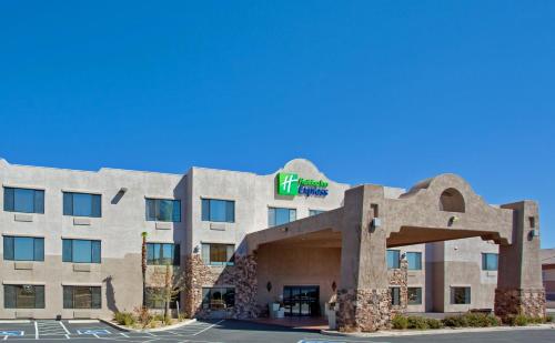 Фотография гостиницы Holiday Inn Express Hotel & Suites Nogales, an IHG Hotel