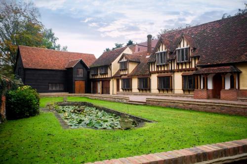 Фотография гостиницы Great Hallingbury Manor