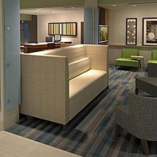 Фотографии гостиницы 
            Holiday Inn Express & Suites - Staunton, an IHG Hotel