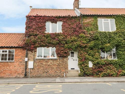 Фотографии гостевого дома 
            Old Manor Cottage, Driffield