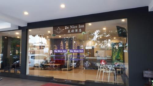 Фотографии гостиницы 
            DE NICE INN