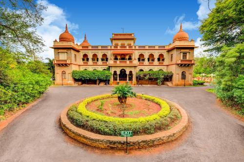 Фотографии гостиницы 
            WelcomHeritage Shivavilas Palace, HAMPI