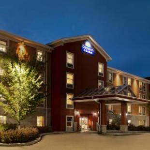 Фотографии гостиницы 
            Days Inn & Suites by Wyndham Sherwood Park Edmonton