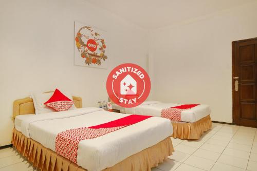 Фотографии гостиницы 
            OYO 206 Hotel Candra Kirana