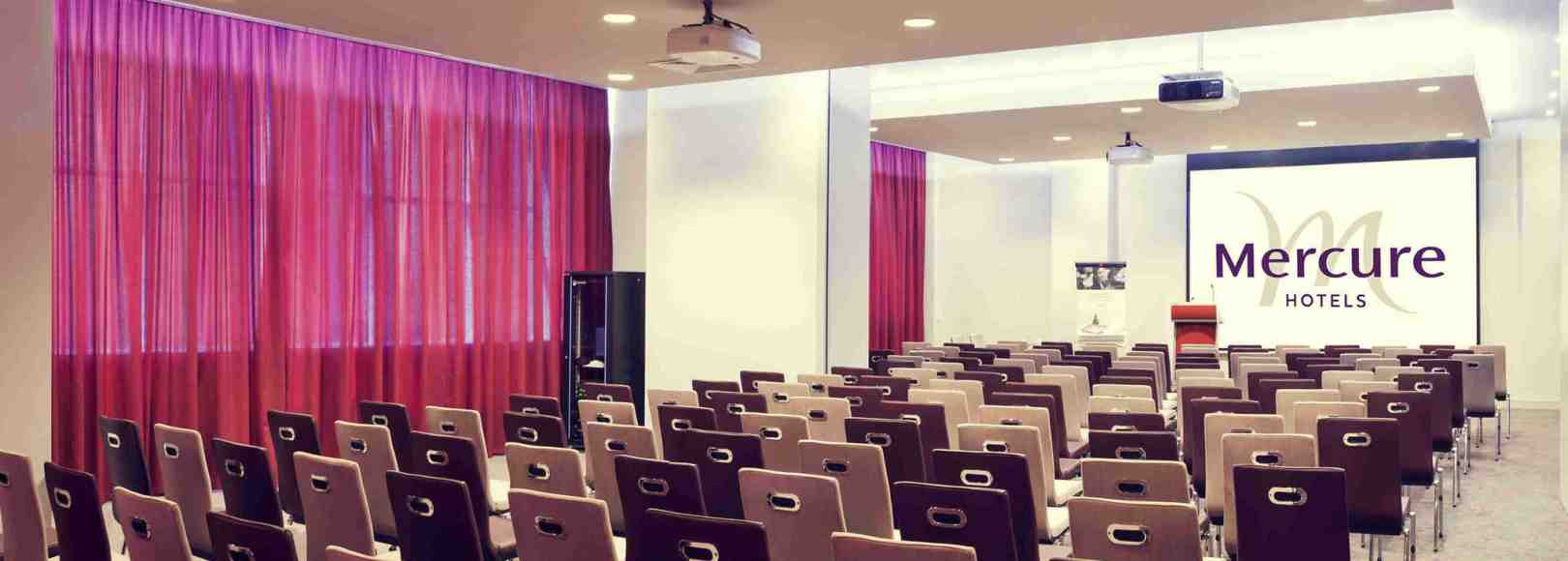 Фотография конференц-зала Менделеев Mercure Тюмень Центр