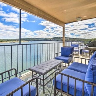 Фотография гостевого дома Lake Travis Condominium with Pool and Hot Tub Access!