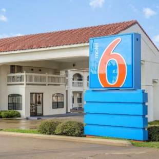 Фотографии гостиницы 
            Motel 6-Canton, TX