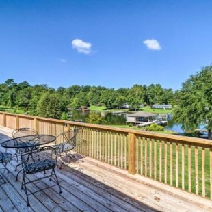 Фотография гостевого дома Eatonton Home with Dock and Lake Sinclair Views!