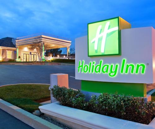 Фотография гостиницы Holiday Inn Redding, an IHG Hotel