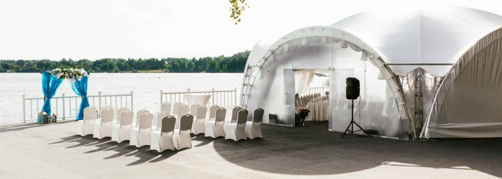 Фотография летней террасы Шатер у воды