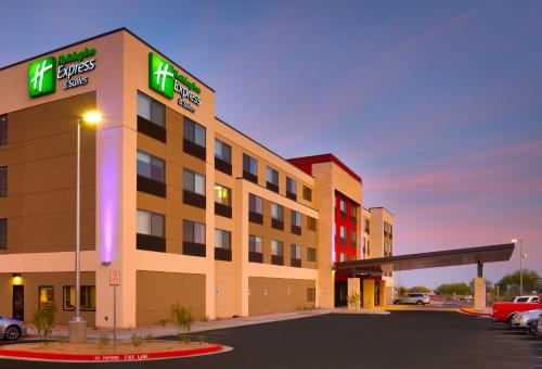 Фотография гостиницы Holiday Inn Express & Suites Phoenix West - Buckeye, an IHG Hotel