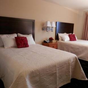 Фотографии гостиницы 
            Grand View Inn & Suites