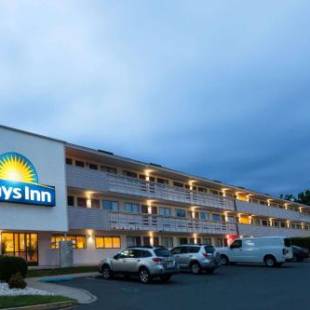 Фотографии гостиницы 
            Days Inn by Wyndham Monmouth Junction Princeton