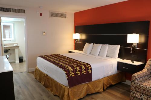 Фотография гостиницы Travelodge by Wyndham Vallejo Napa Valley