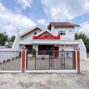 Фотография гостиницы RedDoorz near Eco Green Park Batu