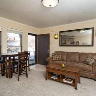 Фотографии гостевого дома 
            Wolf Creek Condo 306: Remodeled Vacation Condo - Powder Mountain Lodging