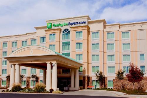Фотография гостиницы Holiday Inn Express Hotel & Suites Jackson Northeast, an IHG Hotel