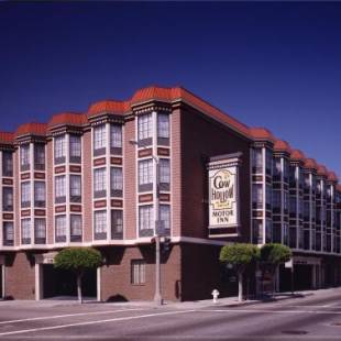 Фотографии гостиницы 
            Cow Hollow Inn and Suites