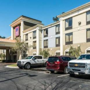 Фотографии гостиницы 
            Comfort Suites near MCAS Beaufort