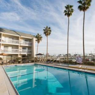 Фотографии гостиницы 
            Dana Point Marina Inn