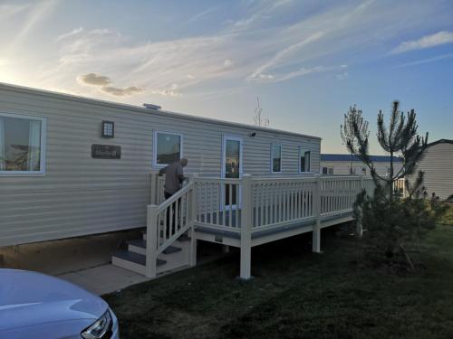 Фотографии гостевого дома 
            Tattershall Lakes 2020 8 Berth Caravan With Hot Tub