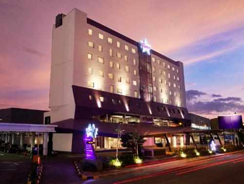 Фотография гостиницы Fame Hotel Gading Serpong