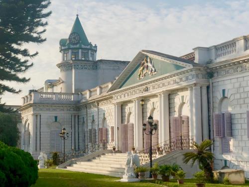 Фотографии гостиницы 
            COSSIMBAZAR PALACE OF THE ROYS ( RAJBARI)