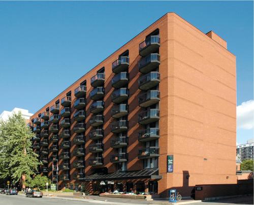 Фотография гостиницы Cartier Place Suite Hotel