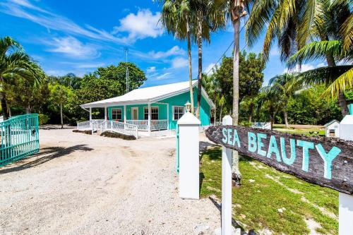 Фотографии гостевого дома 
            Sea Beauty by Grand Cayman Villas