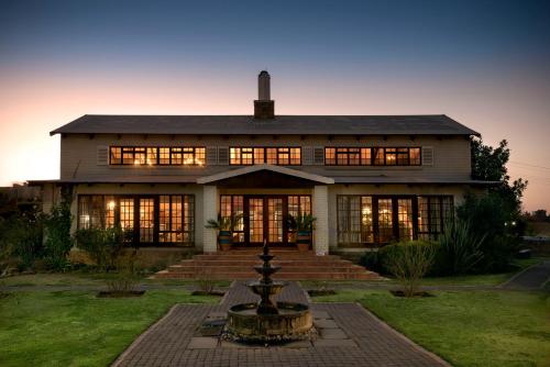Фотография гостиницы The Highlander Hotel Dullstroom