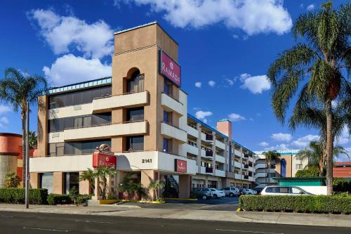 Фотография гостиницы Capri Suites Anaheim
