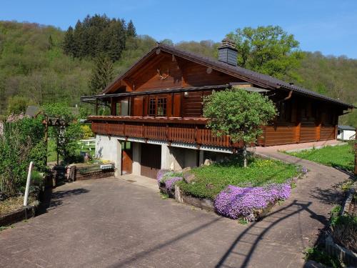Фотография гостевого дома Vintage Chalet in Sougne-Remouchamps near Ardennes Forest